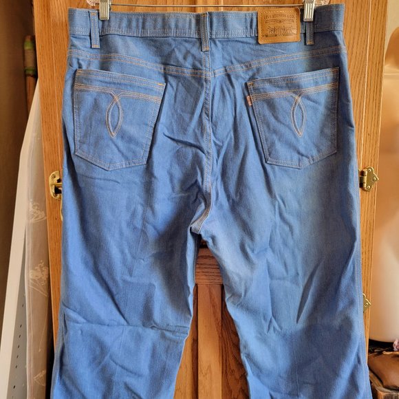 Levi Strauss & Co. Lightweight Jeans - Picture 2 of 4